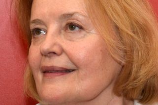 Hana Lasicová skvěle paroduje slavnou matku. Našla dávnou lásku a uzavřela registrované partnerství - Médium.cz